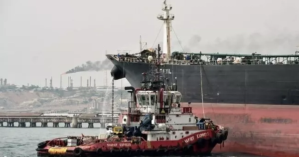 Mỹ bắt đầu dỡ dầu từ tàu Marinera bị thu giữ