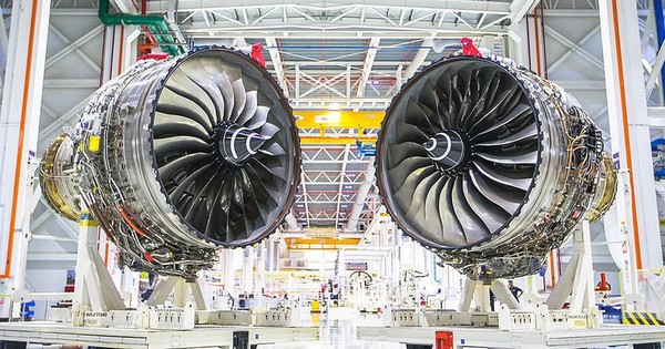 Các kỹ sư Rostec trình bày kết quả nghiên cứu động cơ PD-35 cho Tổng thống Nga