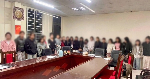 Vạch trần đường dây mua bán người núp bóng massage, karaoke: 21 thiếu nữ bị ép rót bia, bấm bài rồi bị bán qua tay nhiều chủ