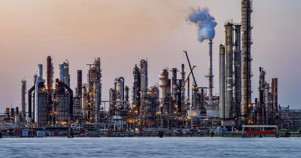 Quyền lực "vàng đen"