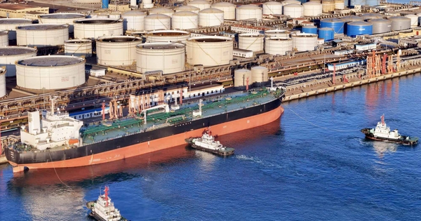 Quyền lực "vàng đen": Biến số giá dầu