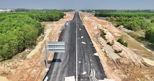 Cận cảnh đường Vành đai 3 đoạn qua Đồng Nai tăng tốc về đích