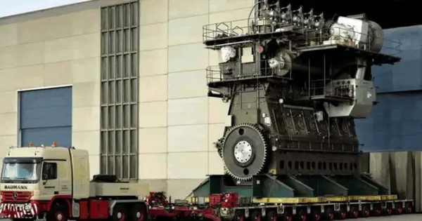 Chiêm ngưỡng "quái vật" động cơ đốt trong lớn nhất thế giới: Nặng 2.300 tấn, đốt 250 tấn nhiên liệu/ngày