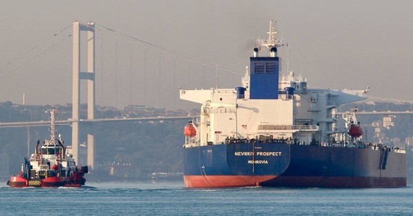 E ngại vụ Mỹ bắt giữ tàu ngoài khơi Venezuela, hàng loạt tàu chở dầu thực hiện 1 động thái, hy vọng có được sự bảo vệ của Nga