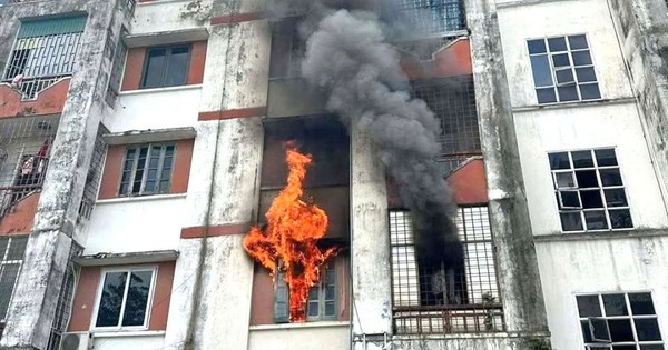 Cháy căn hộ chung cư ở Nghệ An, nhiều tài sản bị thiêu rụi