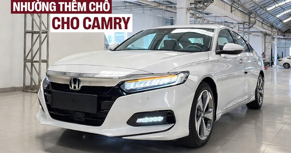 Honda Accord âm thầm rút khỏi Việt Nam, Toyota Camry trước cơ hội ‘cân’ trọn phân khúc khi đối thủ cuối đang quá đuối?