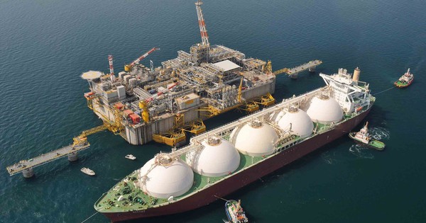 Nhập khẩu dầu Nga giảm sốc 22%, quốc gia BRICS quay lại 'vòng tay' của các đại gia Trung Đông