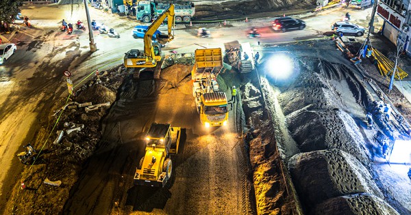 Công trường Vành đai 2,5 sáng đèn xuyên đêm, chạy nước rút trước ngày thông xe