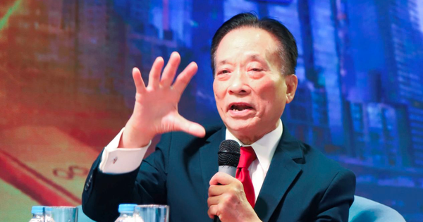 TS. Nguyễn Trí Hiếu: “Nhà đầu tư nên tiếp tục giữ vàng”