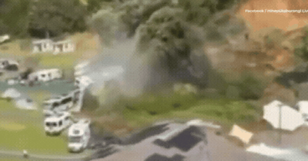 Kinh hoàng khoảnh khắc khối đất đá đổ ập xuống khu cắm trại nổi tiếng, nhiều người được báo cáo mất tích, tiếng la hét cầu cứu tuyệt vọng từ khu nhà vệ sinh