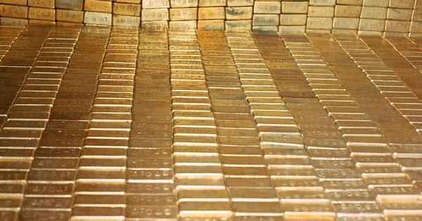 Quốc gia láng giềng Nga quyết phi đô la hoá, tuyên bố dự trữ nhiều vàng hơn cả Ngân hàng trung ương châu Âu