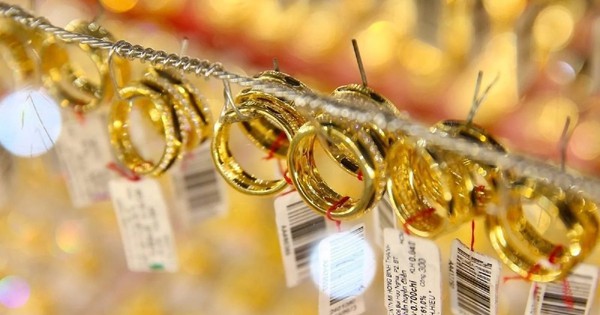 Giá vàng ngày 24/1 tăng vọt, vàng nhẫn Bảo Tín Minh Châu bán ra vượt 174 triệu đồng/lượng