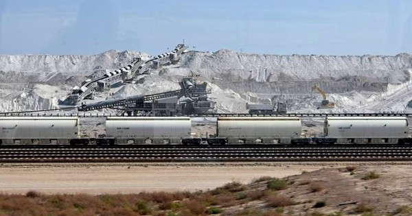 Nắm trữ lượng 267 tỷ thùng dầu nhưng ít ai biết quốc gia này còn sở hữu 2,5 nghìn tỉ USD khoáng sản - có loại được cả thế giới săn đón