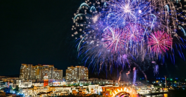 Kỷ lục “không tưởng” ở đảo ngọc đẹp bậc nhất hành tinh: 750 đêm khai hỏa 380.000 quả pháo hoa