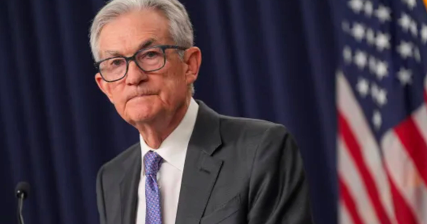 Fed bất ngờ có động thái lạ, khiến cả thị trường lo sợ bán tháo đồng USD: Chuyện gì đang xảy ra?
