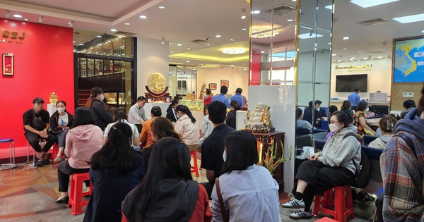 Giá bạc hôm nay 28-1: Đỉnh mới vượt 4,5 triệu đồng/lượng, nhiều người vẫn mua chờ 6 tháng