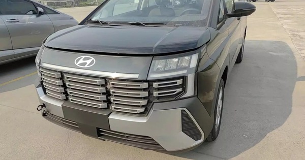 Hyundai Stargazer 2026 lộ không che cả nội, ngoại thất tại Việt Nam: Đầu mới lột xác, cụm màn hình 'khổng lồ' đã mắt hơn, dễ nâng cấp cả ADAS đấu Xpander