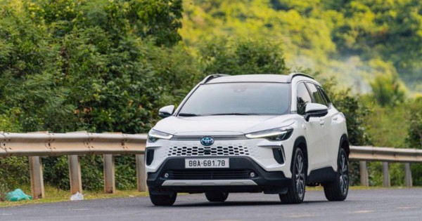 Xe hybrid hạ giá ngang xe thuần xăng, các hãng xe đua nhau 'đổ hàng' - doanh số 2026 liệu có bùng nổ?