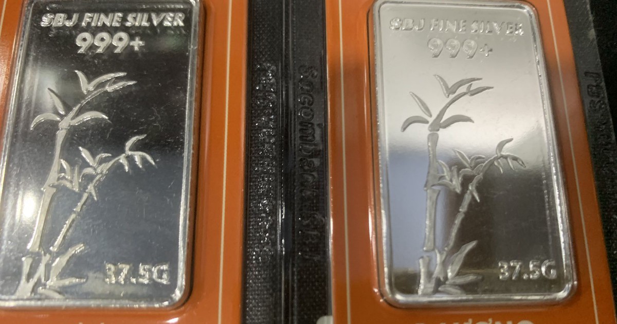 Giá bạc tiến sát mức kỷ lục