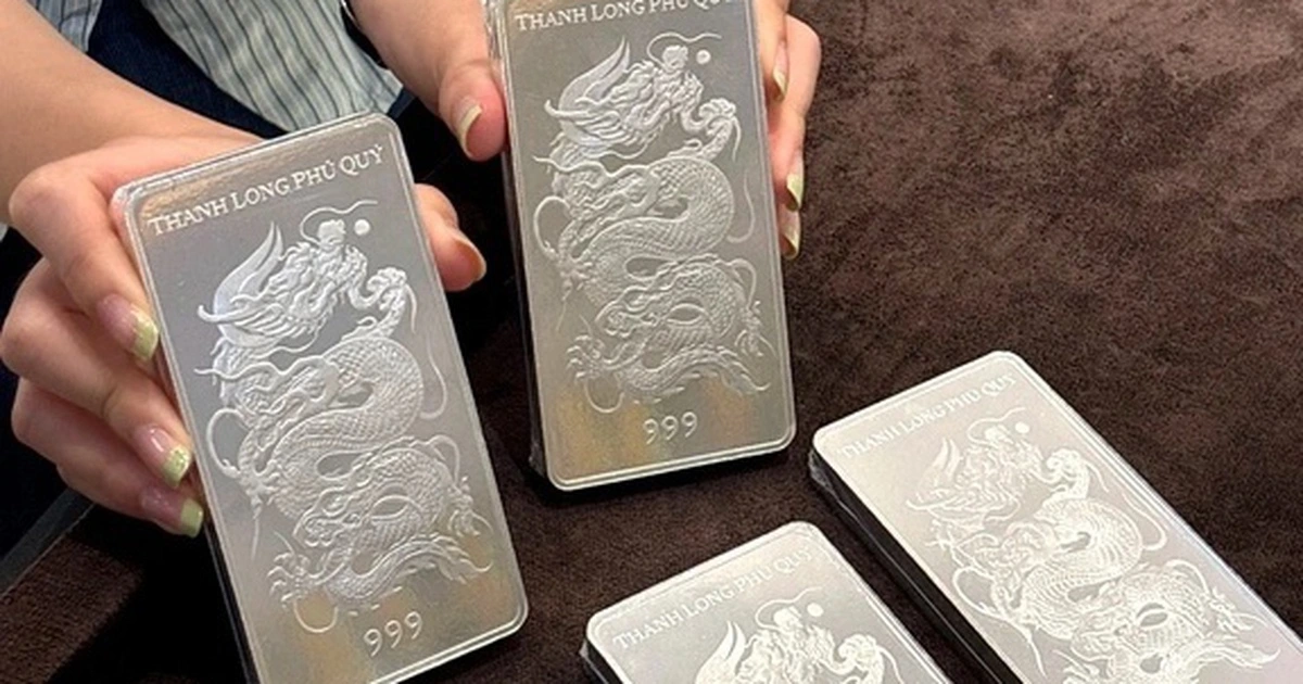 Giá bạc tăng sốc hơn 10 triệu đồng/kg