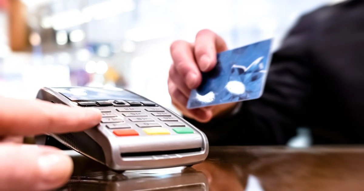 Ngân hàng phát hành thẻ tín dụng phải gặp mặt trực tiếp khách hàng