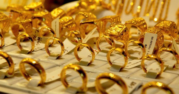 Ngày Vía Thần Tài (26/2): Giá vàng SJC, vàng nhẫn vừa mở cửa đã quay đầu giảm