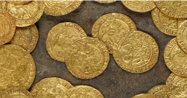 Phát hiện 70 miếng vàng khi đào đất làm vườn, trị giá hơn 13 tỷ đồng