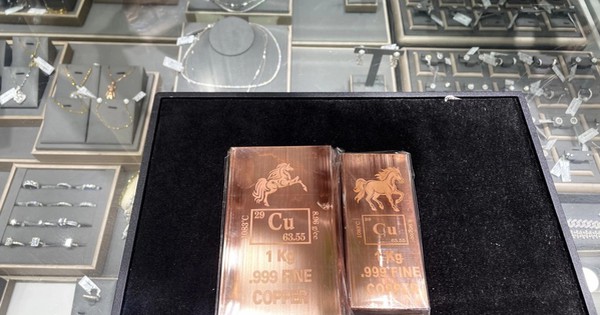 Sau vàng, bạc, người dân đổ xô tích trữ thứ kim loại này, chờ ngày lập đỉnh