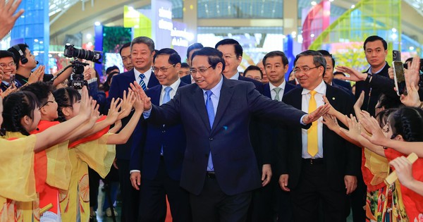 Tại sự kiện "6 nhất" ở công trình top 10 TG, Thủ tướng biểu dương tập đoàn của tỷ phú Phạm Nhật Vượng