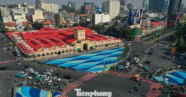 TPHCM: Đề nghị dừng chỉnh trang chợ Bến Thành và vòng xoay Hồ Con Rùa