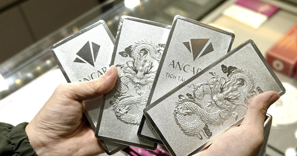 Cuối ngày 3-2, giá bạc phục hồi nhanh nhưng nhiều người vẫn khóc ròng vì "đu đỉnh"