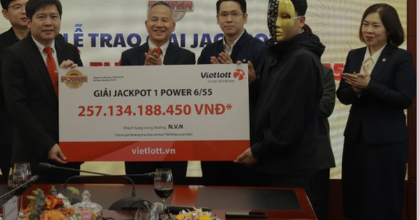 Một doanh nhân ở TPHCM đã gọi điện cho vợ ngay khi biết tin trúng Vietlott hơn 257 tỉ đồng