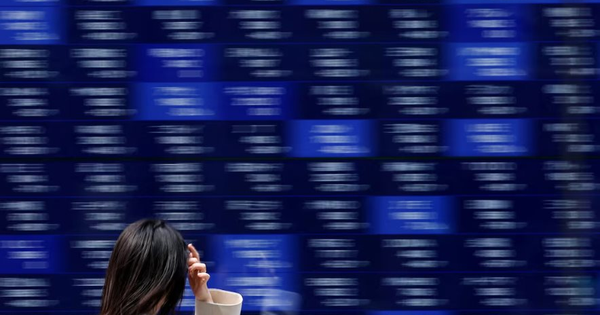 Nhà đầu tư thế giới tháo chạy khỏi tài sản rủi ro, cổ phiếu công nghệ tụt sâu, Bitcoin sắp mất mốc 60.000 USD: Nỗi sợ nào đang hiện hữu?