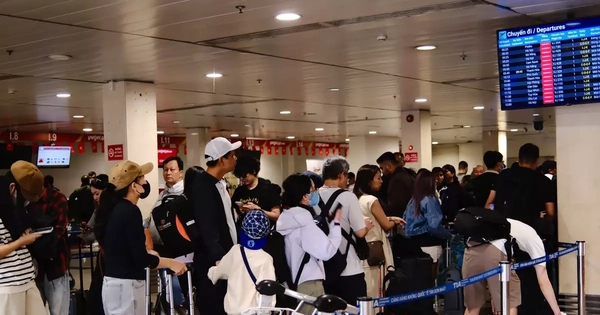 Sân bay Tân Sơn Nhất đón lượng khách kỷ lục dịp Tết