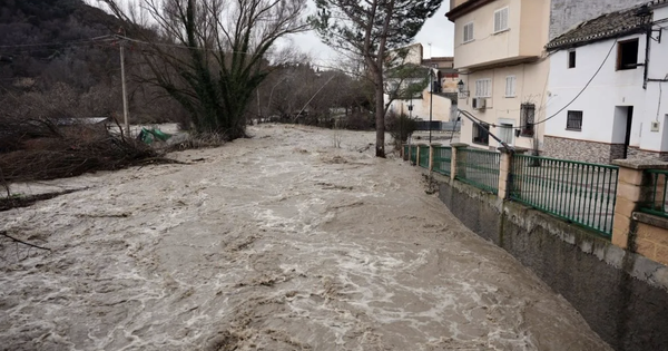 Tây Ban Nha và Bồ Đào Nha căng mình ứng phó mưa bão Leonardo: 1 người chết và 1 bé gái mất tích trong mưa lũ