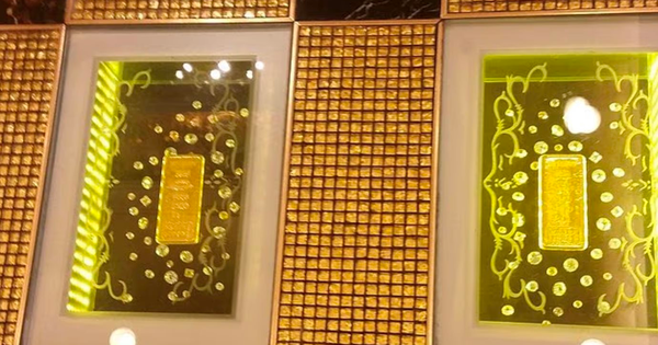 Gỡ gần 80 kg vàng nguyên khối dưới nền nhà đem bán, mang về gần 13 triệu USD