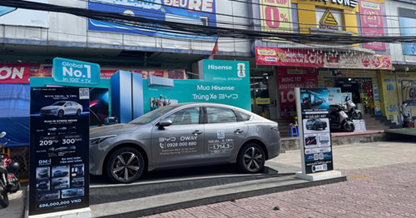 Điện máy tiếp tục "đua" giảm giá