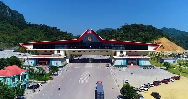 Thông tin cửa khẩu ở Lạng Sơn dừng thông quan dịp Tết