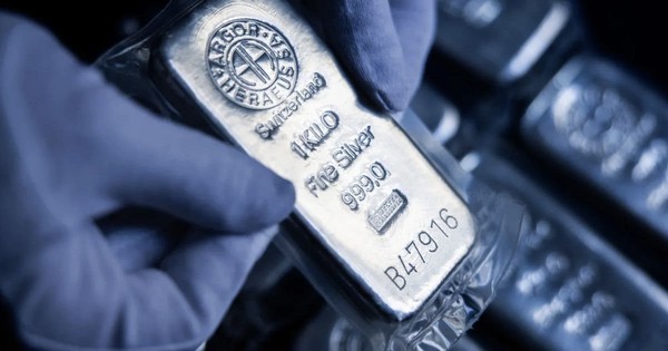 Quỹ bạc lớn nhất thế giới do BlackRock quản lý bán hơn 300 tấn bạc sau 4 ngày