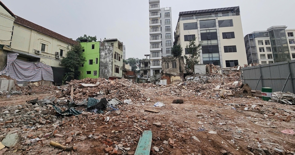 Sau di dời dân cư, khu vực ven Hồ Gươm bắt đầu thi công quảng trường