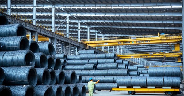 Ngành thép Việt Nam 2025: Sản lượng kỷ lục tương đương 500 tòa Landmark 81, xây nhà máy thép đường sắt cao tốc duy nhất của Đông Nam Á