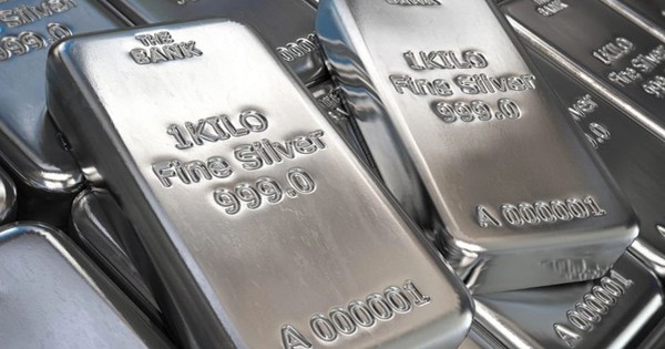 Quỹ bạc lớn nhất thế giới tiếp tục mua thêm hàng chục tấn bạc