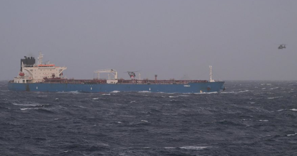 Bị Mỹ và châu Âu kiểm tra gắt gao, hơn 120 tàu chở dầu ‘quay xe’ chuyển sang treo cờ Nga