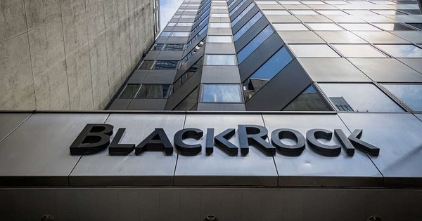 Quỹ bạc lớn nhất thế giới vừa "xả" hơn trăm tấn bạc