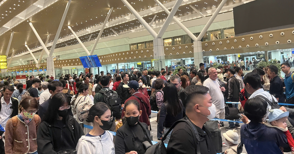 Bất ngờ vé máy bay Tết từ TPHCM đi Hà Nội ngày 28 tháng Chạp