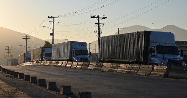 Một hãng bán máy Karaoke vô danh khiến toàn ngành logistics Mỹ náo loạn: Ra thông cáo về AI nhưng lại thổi bay 17,4 tỷ USD vốn hóa ngành vận tải