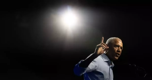 Cựu Tổng thống Mỹ Obama giải thích phát biểu về người ngoài hành tinh