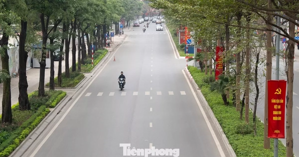 Hà Nội mùng 1 Tết: Khi 'điểm đen' ùn tắc hóa đường rộng thênh thang