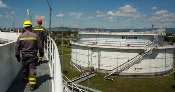 Tố Ukraine cố tình đóng băng đường ống dẫn dầu Nga, quốc gia EU cắt nguồn cung dầu cho Kiev, tuyên bố tình trạng khẩn cấp