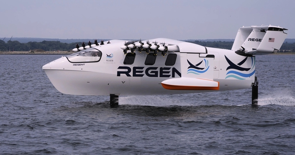 Phà chở khách có cánh lướt trên bờ biển Mỹ, nhắm cả mục đích quân sự